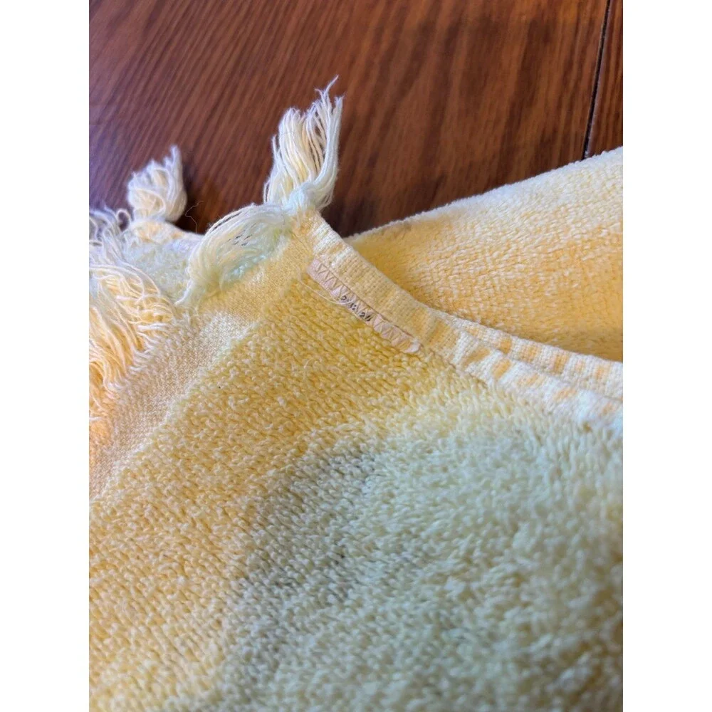 Bundle lot vintage groovy butterfly hand towel set white yellow cottagecore